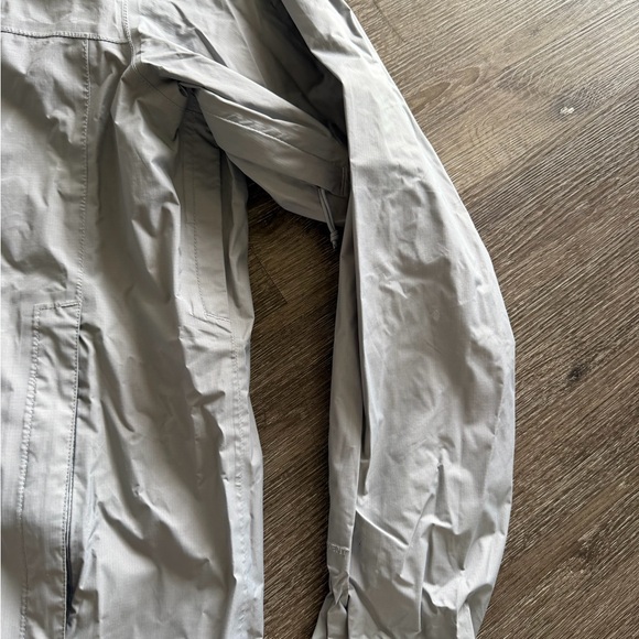 The North Face Light Gray Windbreaker Jacket - Picture 3 of 7